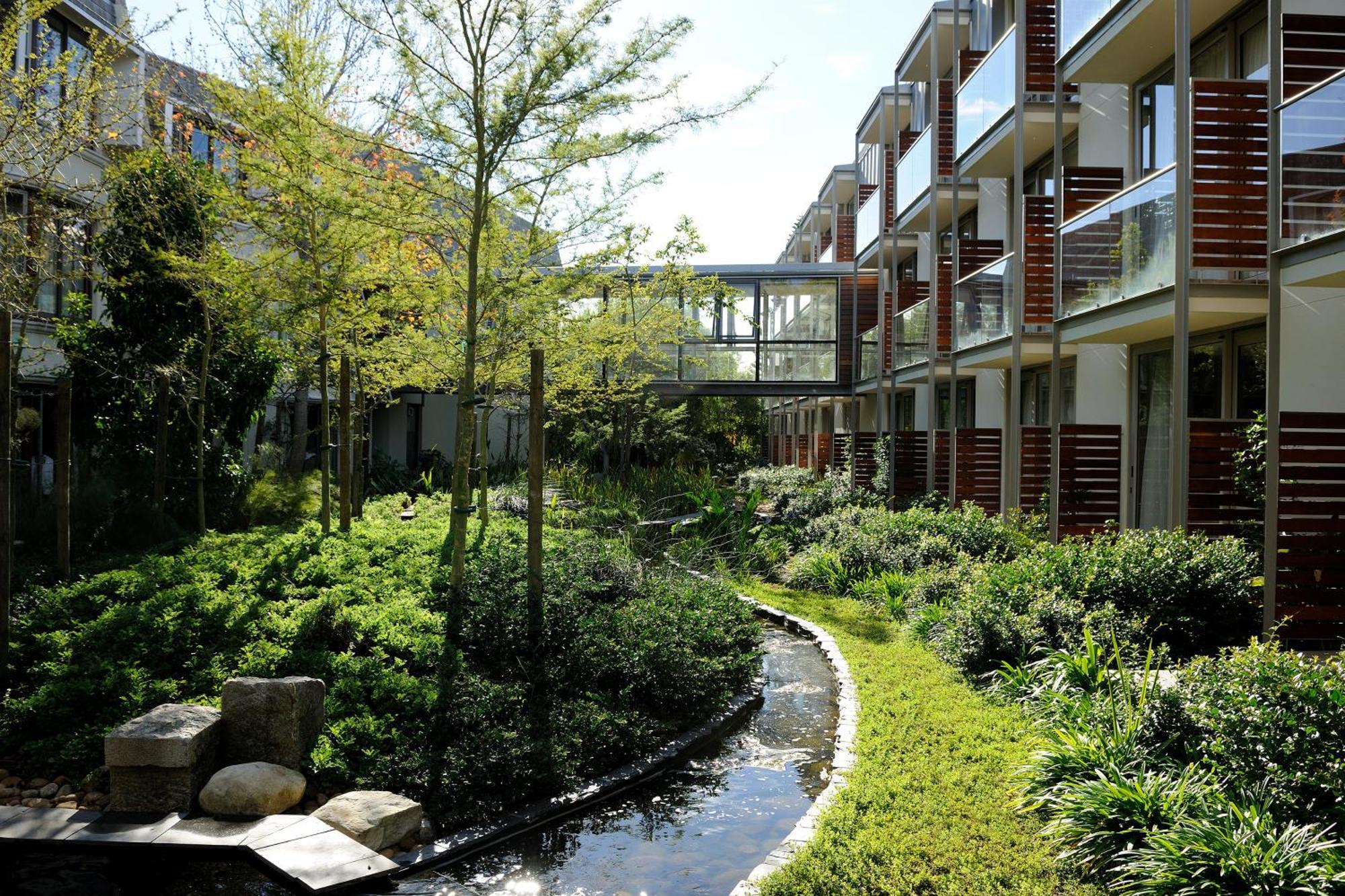 Vineyard Hotel Cape Town Exterior photo