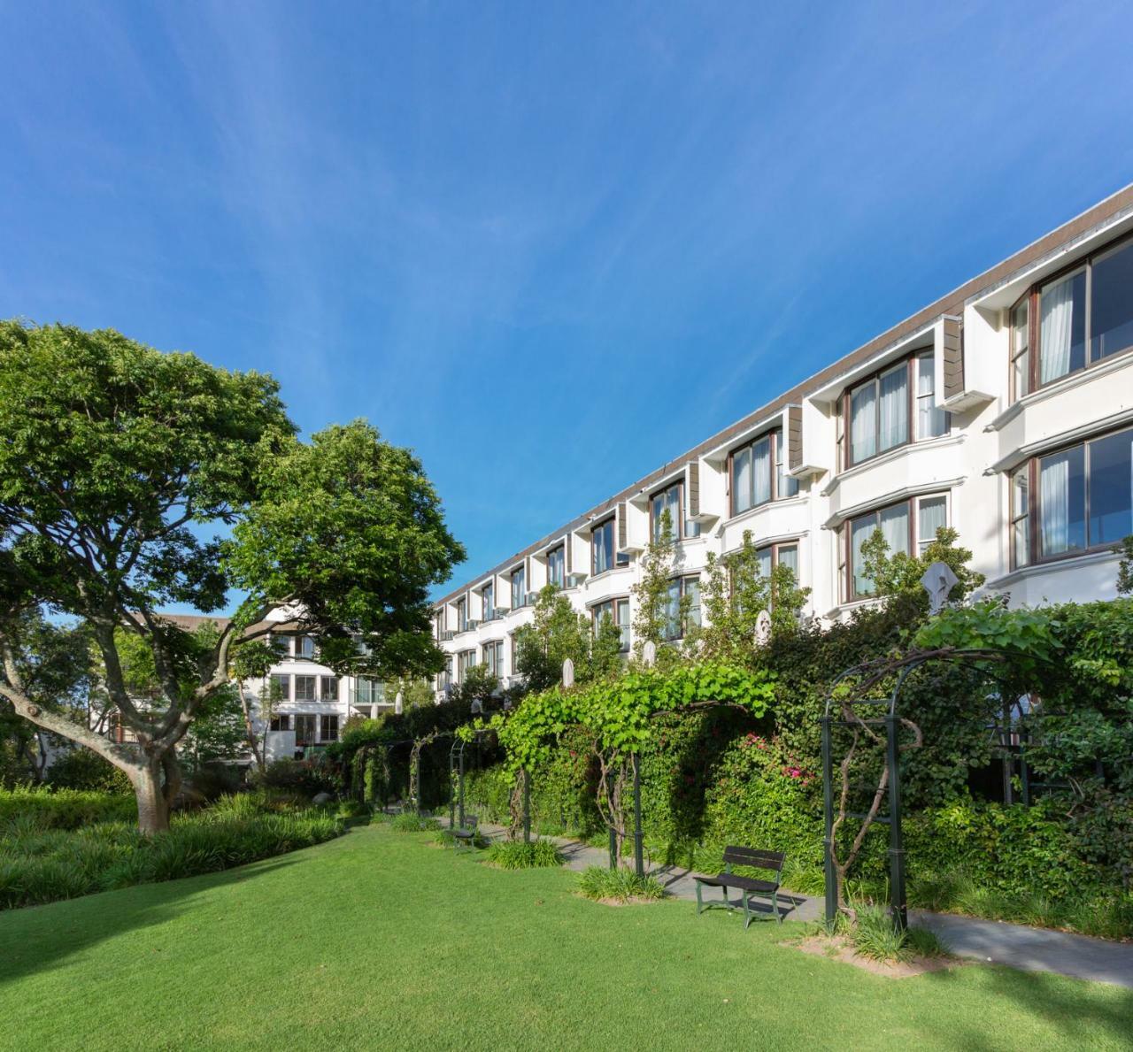 Vineyard Hotel Cape Town Exterior photo